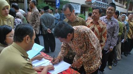 Dana Pensiun PNS Akan di Bayarkan Sekaligus